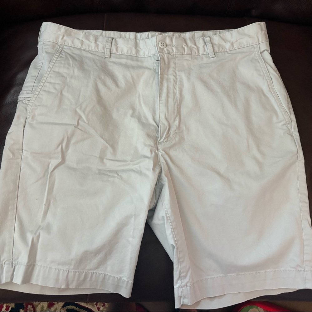 Daniel Cremieux White Flat Front Shorts